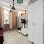 Strzalowa Underground Level By Renters 아파트 포즈난