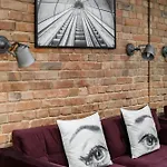 Strzalowa Underground Level By Renters 포즈난