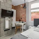 Strzalowa Underground Level By Renters 포즈난
