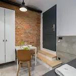 Strzalowa Underground Level By Renters 포즈난