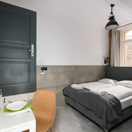 Strzalowa Underground Level By Renters * بوزنان