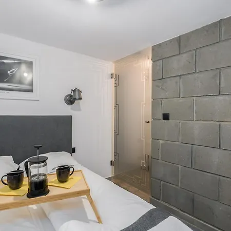 Strzalowa Underground Level By Renters Apartamento Poznan