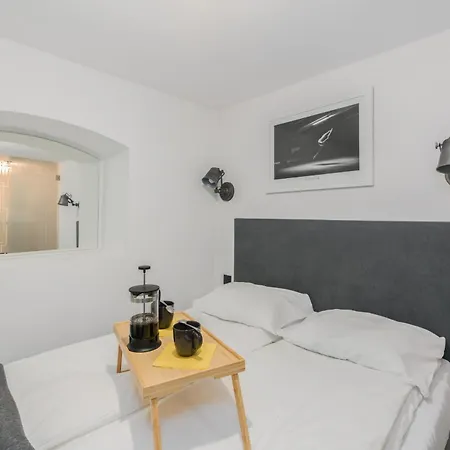 Strzalowa Underground Level By Renters * Poznan